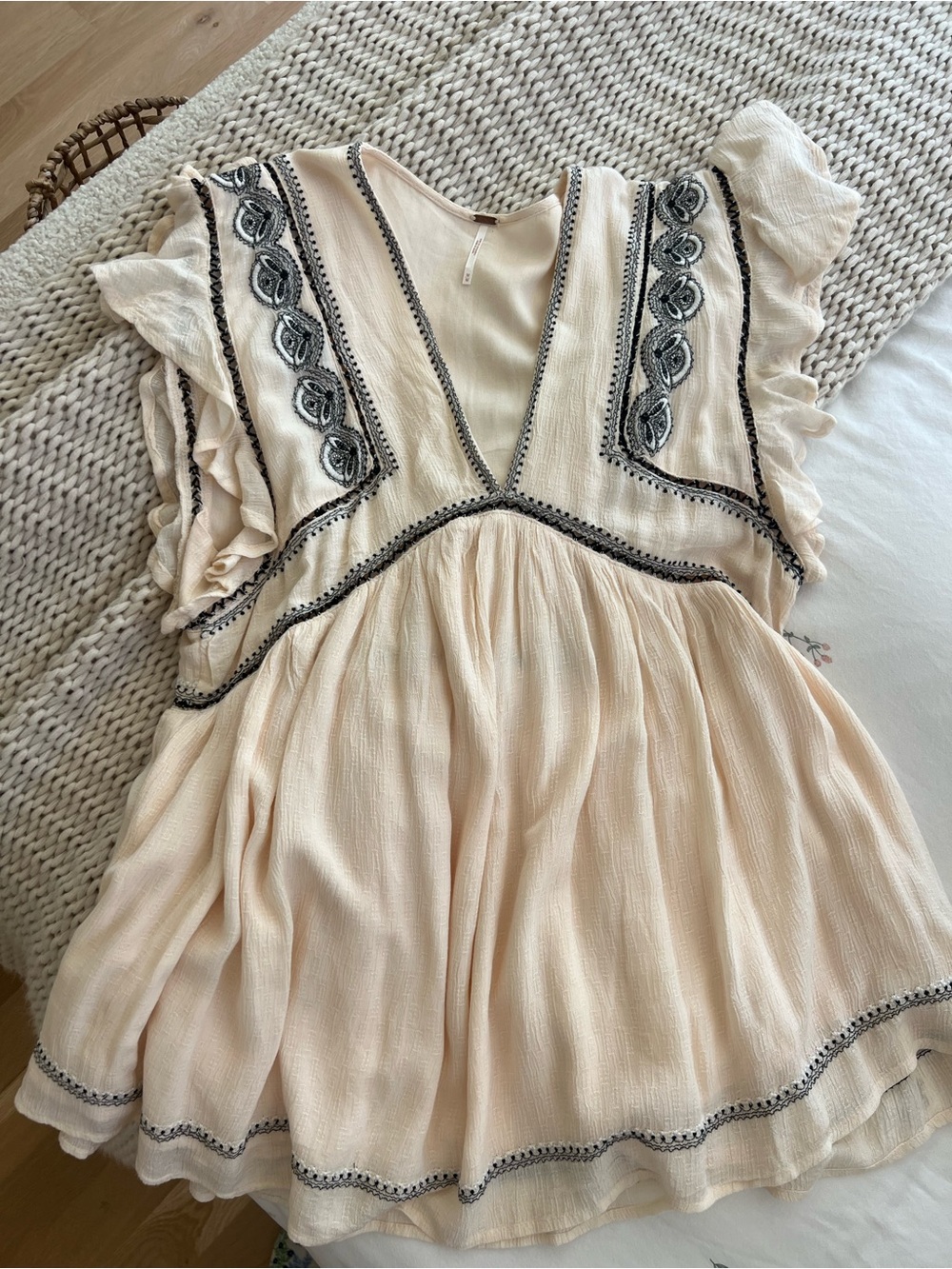 Free People Cream Embroidered V-Neck Flutter Sleeve Tunic
